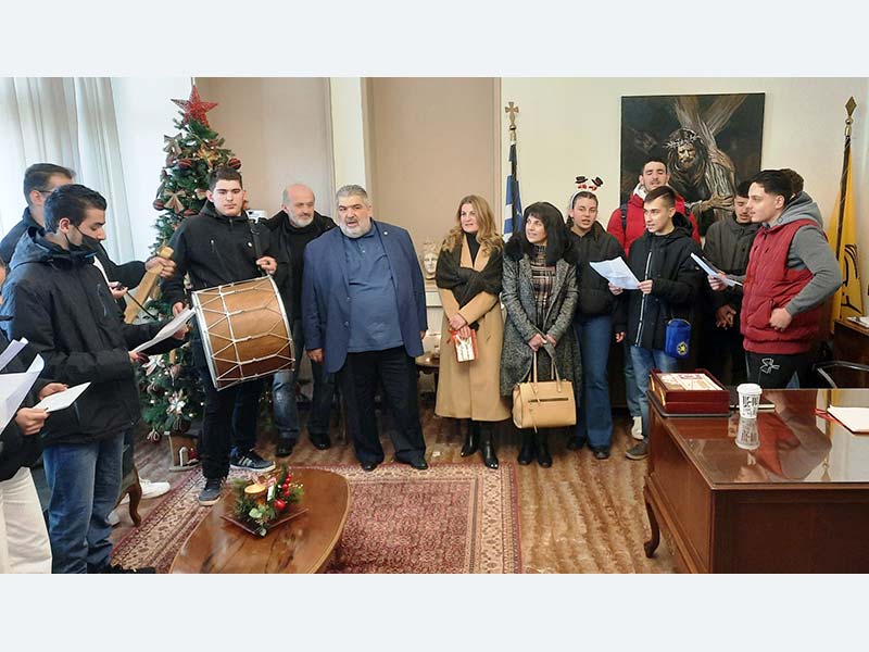 Κάλαντα και ευχές στον Δήμαρχο Εορδαίας.