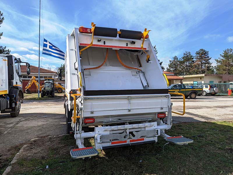 Τρία οχήματα συλλογής βιοαποβλήτων παρέλαβε ο Δήμος Εορδαίας.