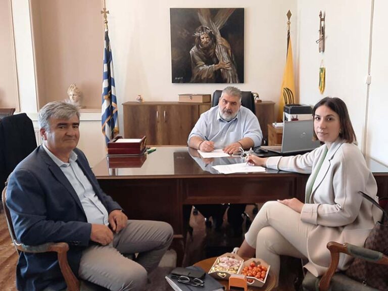 Σύμβαση για αντιπλημμυρικά έργα στη Δημοτική Κοινότητας Πτολεμαΐδας, υπέγραψε σήμερα ο Δήμαρχος Εορδαίας Παναγιώτης Πλακεντάς.