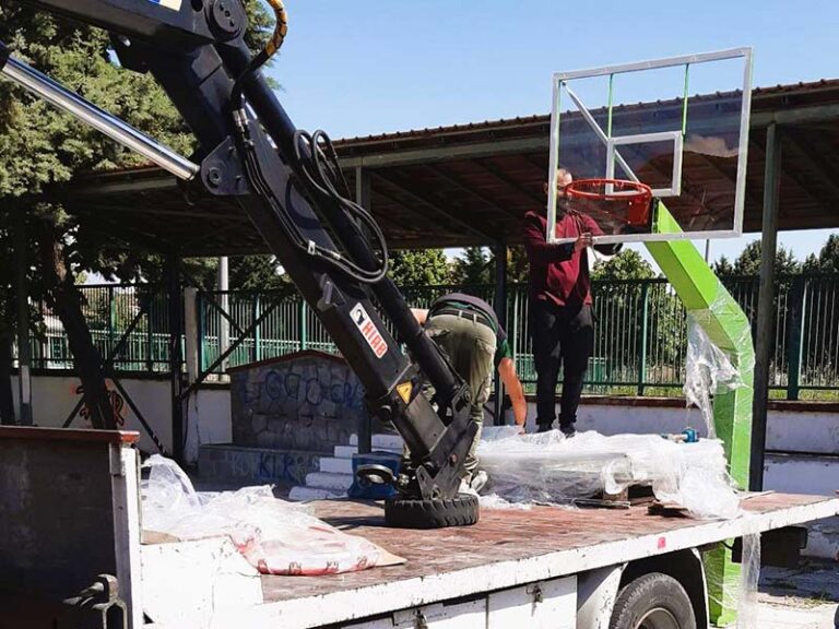 Προμήθεια και τοποθέτηση αθλητικού εξοπλισμού (Μπασκέτες), σε υπαίθριους αθλητικούς χώρους Σχολείων του Δήμου Εορδαίας.