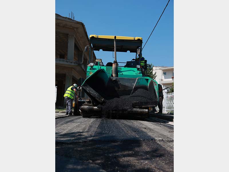 Ξεκίνησαν οι εργασίες για την ανακατασκευή και τη συντήρηση δρόμων της Πτολεμαΐδας. Σε πλήρη εξέλιξη το μεγάλο πρόγραμμα ασφαλτοστρώσεων, σέ όλο το Δήμο Εορδαίας.