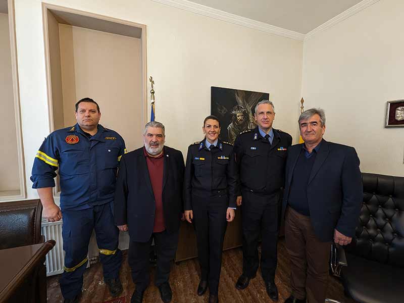 Επίσκεψη της νέας Διοικήτριας της Πυροσβεστικής Σχολής Πτολεμαΐδας στον Δήμαρχο Εορδαίας