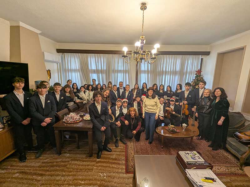 Χριστουγεννιάτικα κάλαντα και ευχές στο Δημαρχείο Εορδαίας