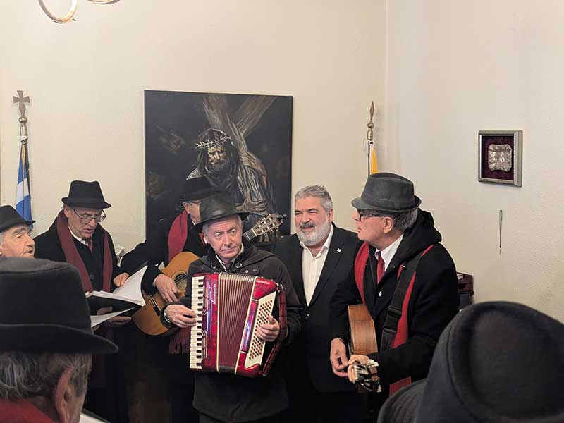 Γιορτινή Ατμόσφαιρα στο Δημαρχείο την Τελευταία Μέρα του Χρόνου στο Δημαρχείο Εορδαίας