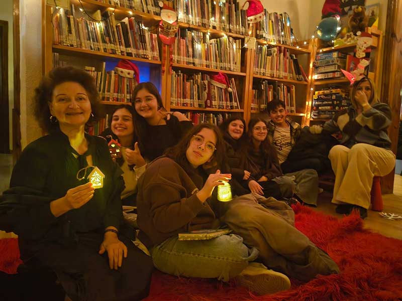 Χάρισε ένα βιβλίο – Δυνάμωσε το φως: μια νύχτα προσφοράς στη Δημοτική Βιβλιοθήκη Πτολεμαΐδας