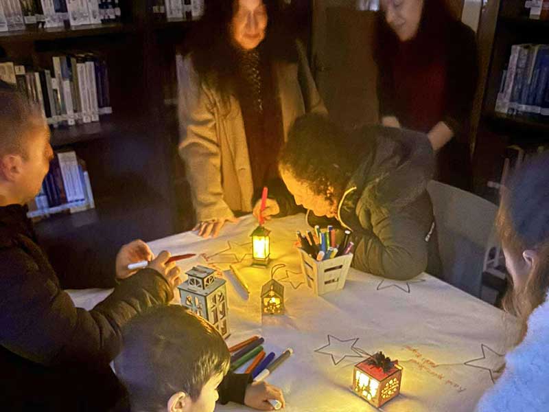 Χάρισε ένα βιβλίο – Δυνάμωσε το φως: μια νύχτα προσφοράς στη Δημοτική Βιβλιοθήκη Πτολεμαΐδας