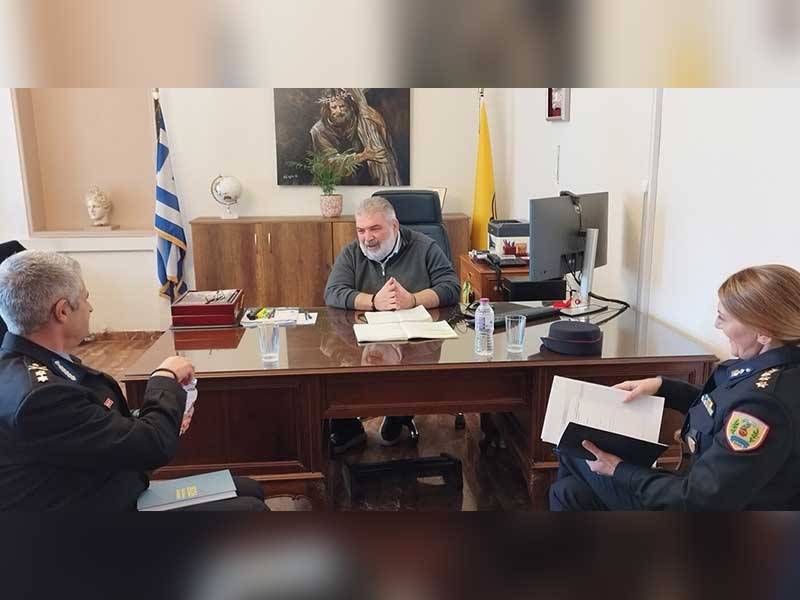 Εθιμοτυπική επίσκεψη του Διοικητή των Πυροσβεστικών Ακαδημιών Ελλάδας  Υποστράτηγου Π.Σ. Παναγιώτη Κυπριωτέλλη στον Δήμαρχο Εορδαίας