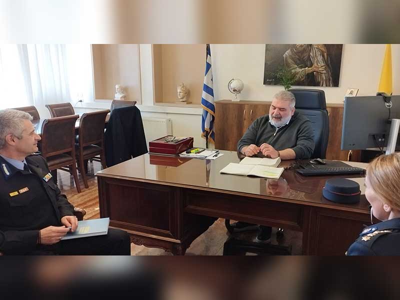 Εθιμοτυπική επίσκεψη του Διοικητή των Πυροσβεστικών Ακαδημιών Ελλάδας  Υποστράτηγου Π.Σ. Παναγιώτη Κυπριωτέλλη στον Δήμαρχο Εορδαίας