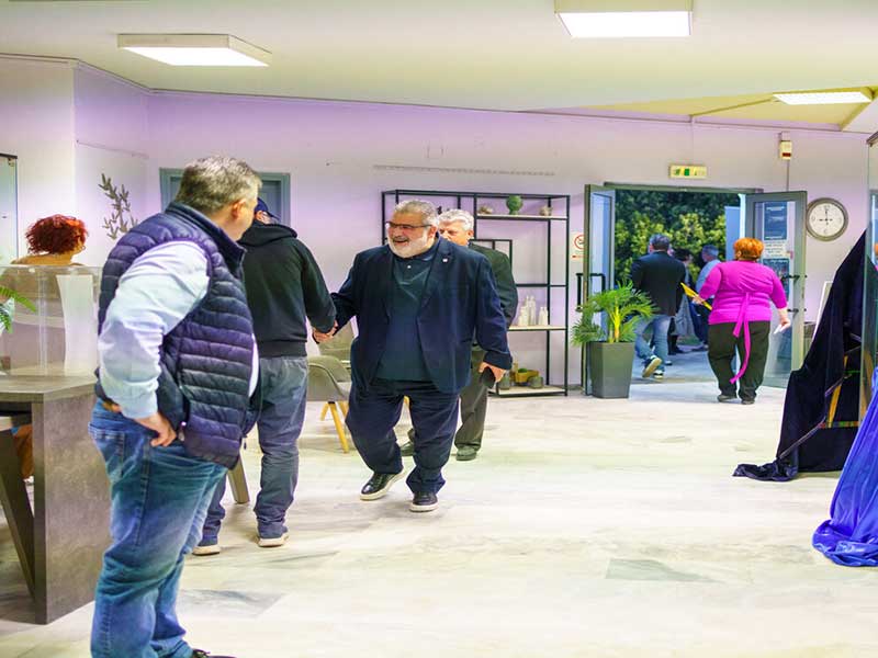 Με το θεατρικό έργο «Το εξ’ το βουδ’ Χαράλαμπε» από την Θεατρική Ομάδα Μεσόβουνου -Επέκεινα συνεχίστηκε το Φεστιβάλ Θεάτρου – Το σημερινό πρόγραμμα