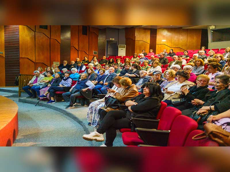 Με το θεατρικό έργο «Το εξ’ το βουδ’ Χαράλαμπε» από την Θεατρική Ομάδα Μεσόβουνου -Επέκεινα συνεχίστηκε το Φεστιβάλ Θεάτρου – Το σημερινό πρόγραμμα