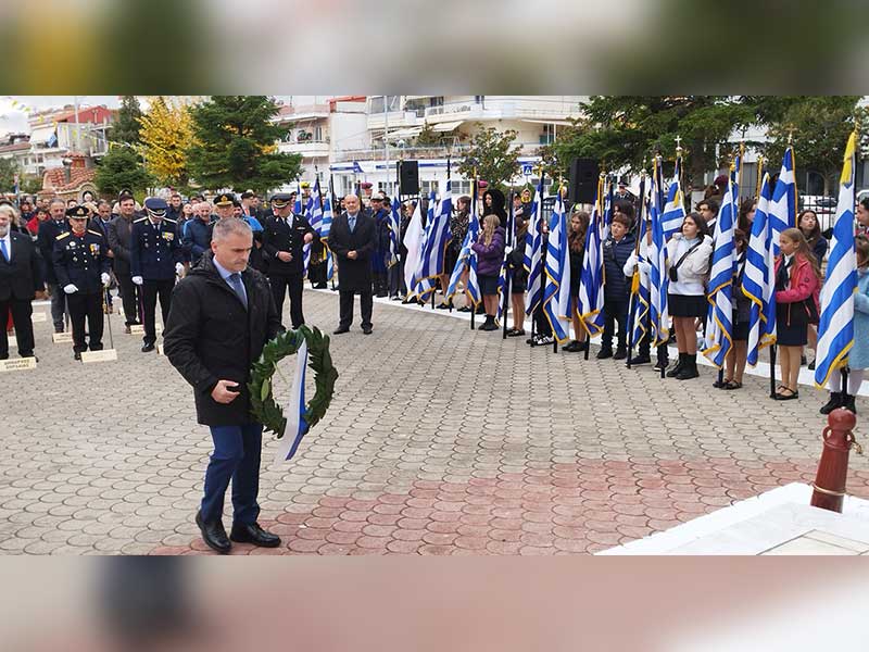 Φωτογραφίες από Αρχιερατικό Εσπερινό και Λιτανεία Εικόνας την Τρίτη και Επιμνημόσυνη Δέηση κατάθεση στεφάνων και παρέλαση