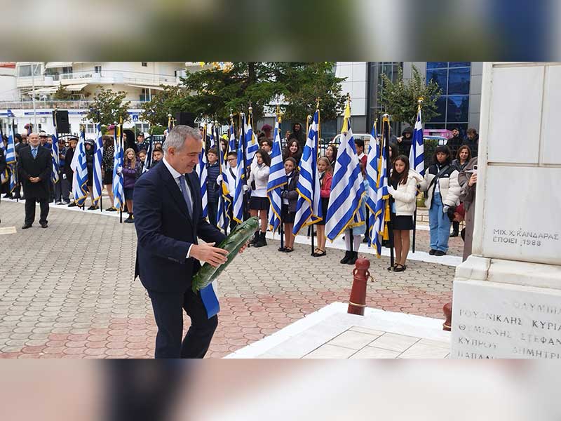 Φωτογραφίες από Αρχιερατικό Εσπερινό και Λιτανεία Εικόνας την Τρίτη και Επιμνημόσυνη Δέηση κατάθεση στεφάνων και παρέλαση