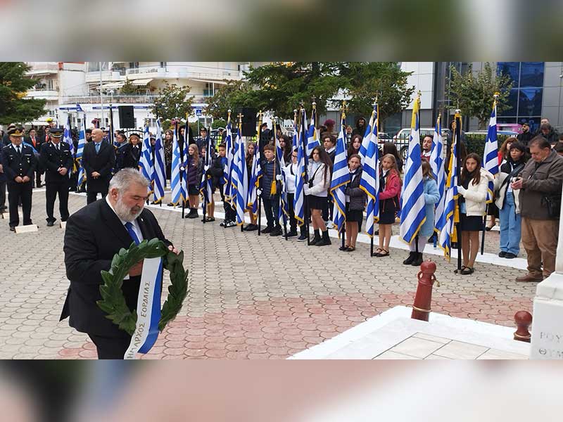 Φωτογραφίες από Αρχιερατικό Εσπερινό και Λιτανεία Εικόνας την Τρίτη και Επιμνημόσυνη Δέηση κατάθεση στεφάνων και παρέλαση