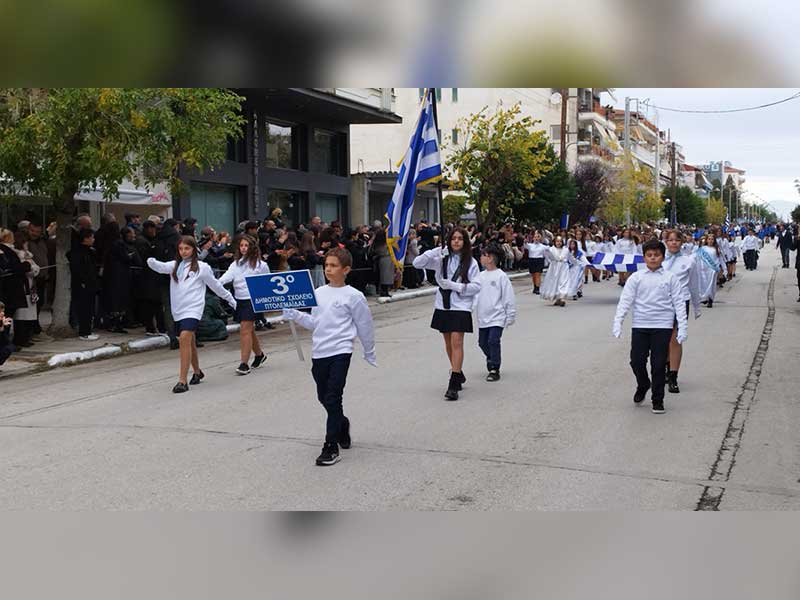 Φωτογραφίες από Αρχιερατικό Εσπερινό και Λιτανεία Εικόνας την Τρίτη και Επιμνημόσυνη Δέηση κατάθεση στεφάνων και παρέλαση