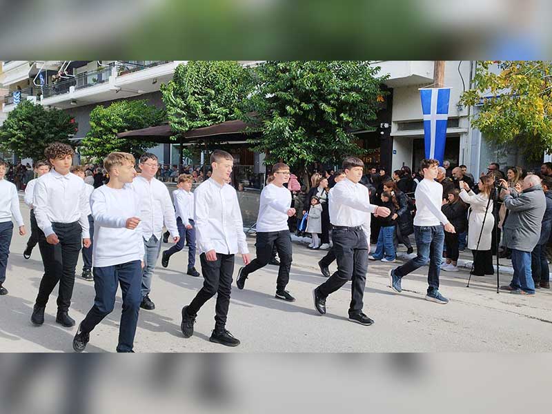 Φωτογραφίες από Αρχιερατικό Εσπερινό και Λιτανεία Εικόνας την Τρίτη και Επιμνημόσυνη Δέηση κατάθεση στεφάνων και παρέλαση