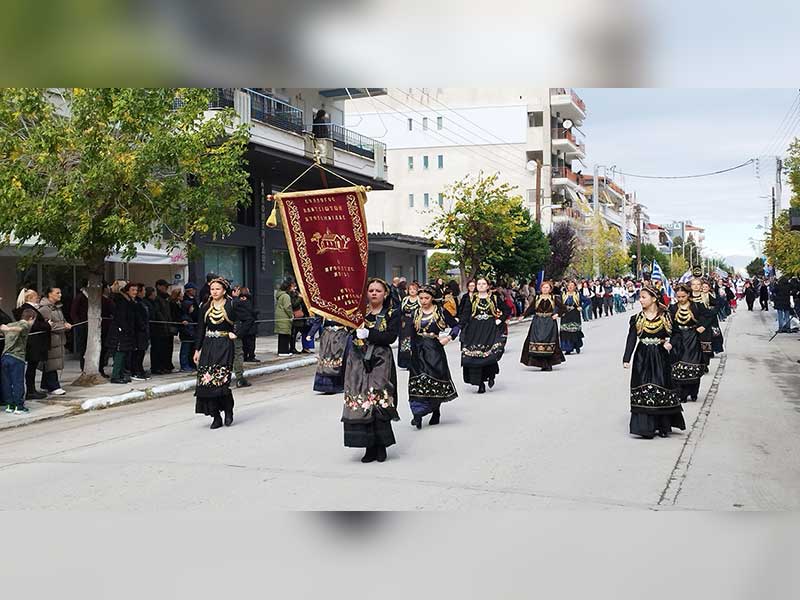 Φωτογραφίες από Αρχιερατικό Εσπερινό και Λιτανεία Εικόνας την Τρίτη και Επιμνημόσυνη Δέηση κατάθεση στεφάνων και παρέλαση