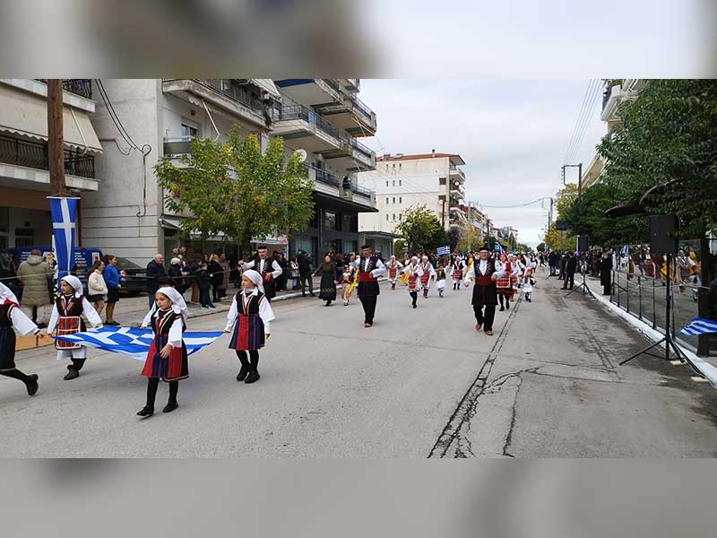 Φωτογραφίες από Αρχιερατικό Εσπερινό και Λιτανεία Εικόνας την Τρίτη και Επιμνημόσυνη Δέηση κατάθεση στεφάνων και παρέλαση